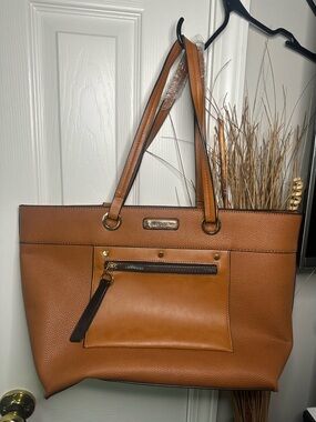 Adrienne Vittadini faux leather tote bag